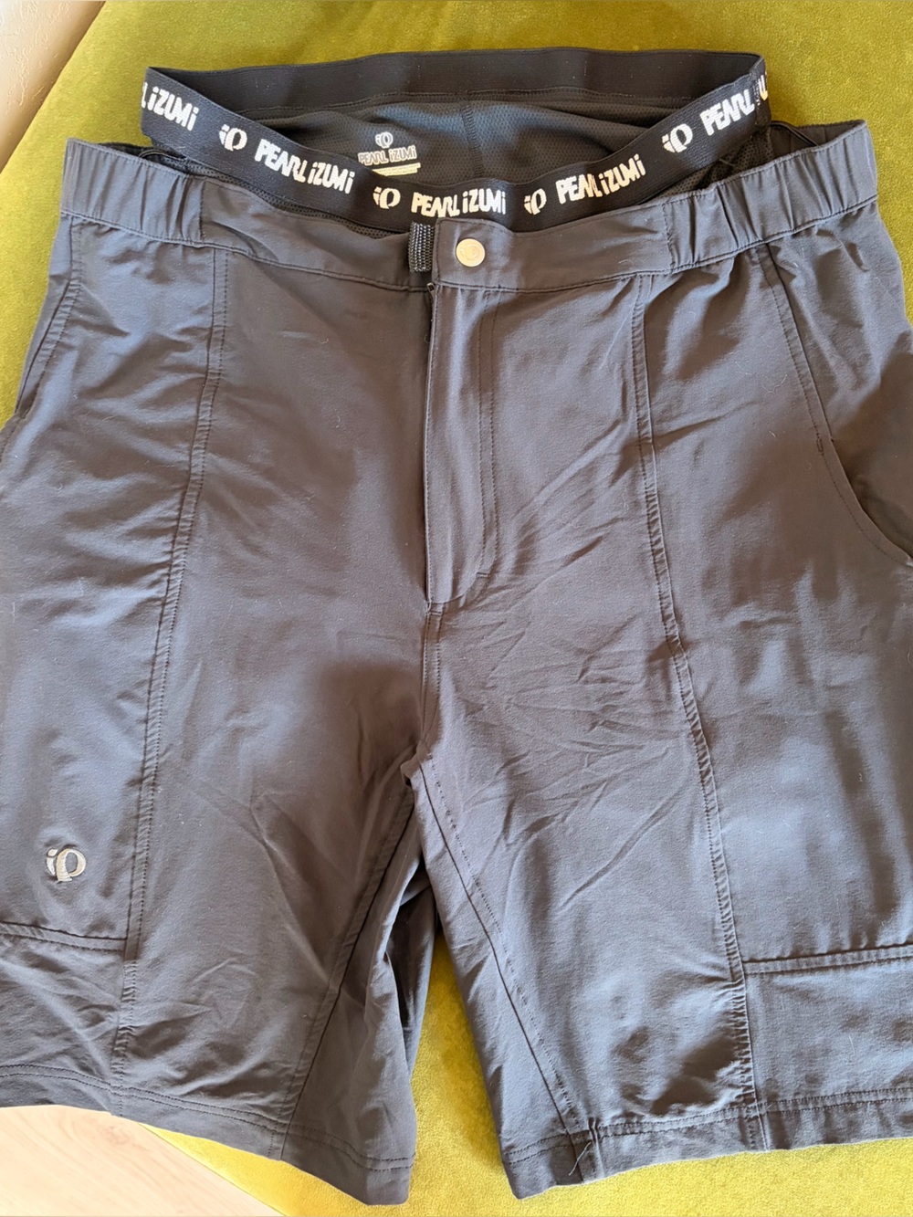 Pearl Izumi Men’s M Black Cycling Bike Shorts Padded Liner MTB Road Biking